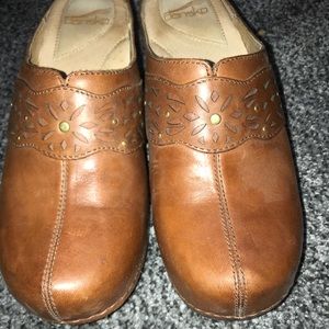 Brown dansko clogs